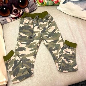 Camouflage draw string pants / joggers